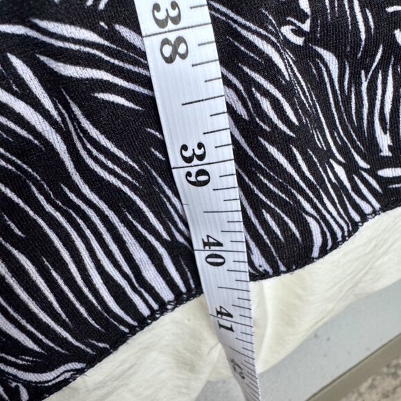 Black and White Zebra Palm Print Swim Cover Up Sarong w Gold Clasp - Picture 9 of 10